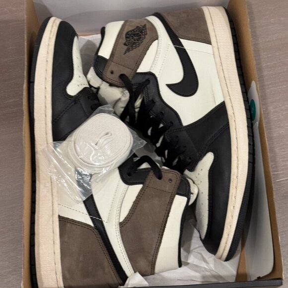 Jordan 1 Retro OG High Dark Mocha Men\'s Sneakers main image 6